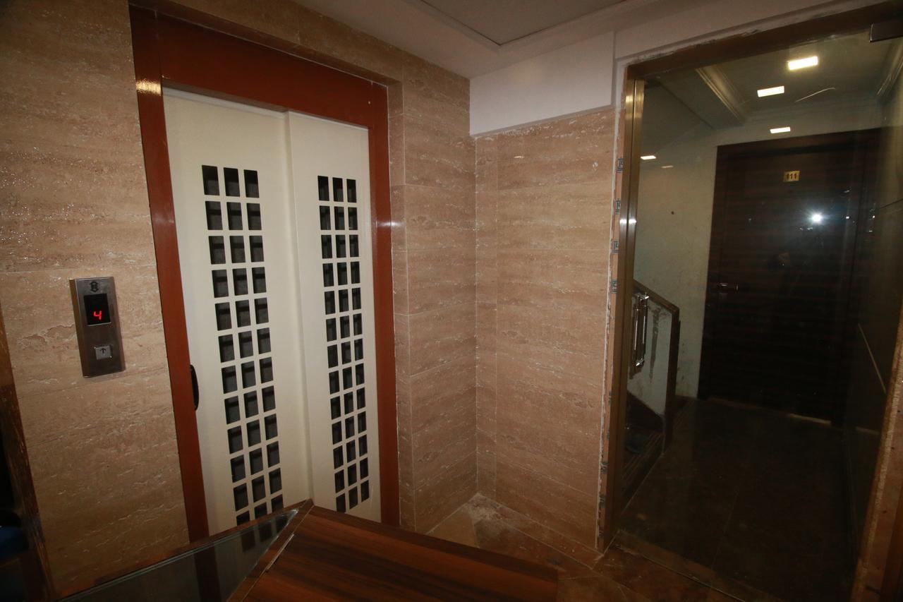 Hotel Alfa International Near Nanavati Hospital Mumbai Near Airport Mumbai Near Juhu Beach Eksteriør billede