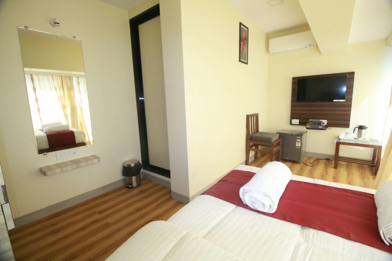 Hotel Alfa International Near Nanavati Hospital Mumbai Near Airport Mumbai Near Juhu Beach Eksteriør billede